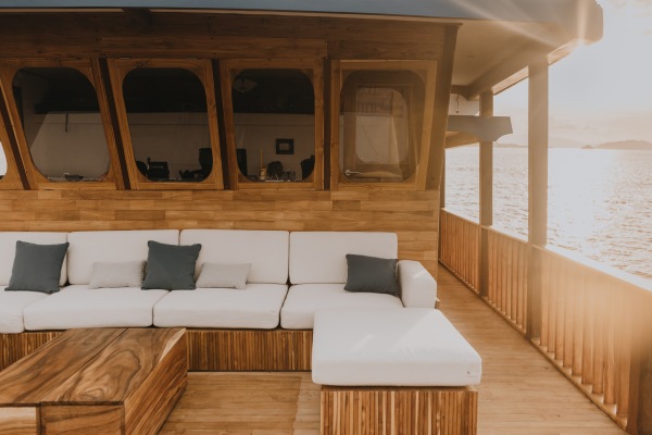 2 UPPER_DECK_LIVING_AREA_2